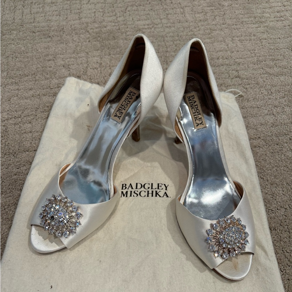 Badgley Mischka wedding pumps
